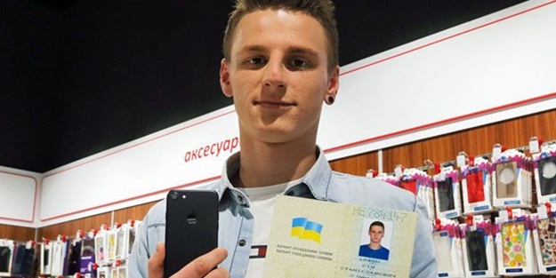 iPhone 7 için ismini değiştirdi