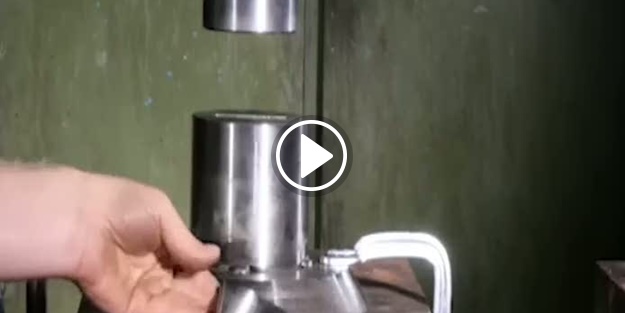 iPhone 7 pres makinesinin altında kalırsa