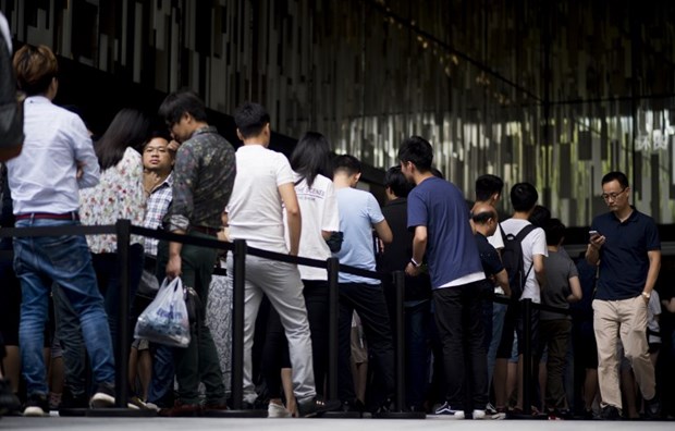 iPhone 7 ve 7 Plus satışa sunuldu