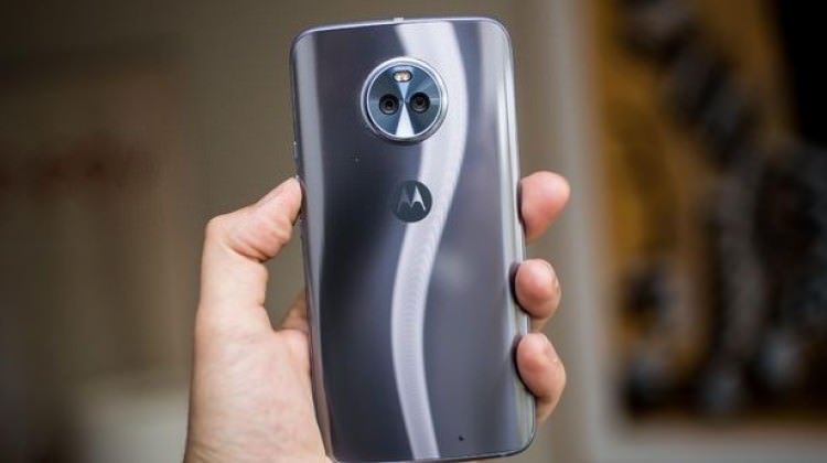 iPhone X'a rakip geliyor