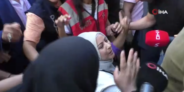 İP'li Akşener'in korumalarından engelli kız ile annesine sert müdahale!