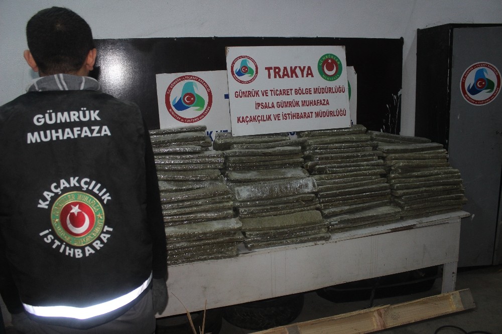 İpsala Gümrük Kapısı’nda 177 kilo esrar ele geçirildi 