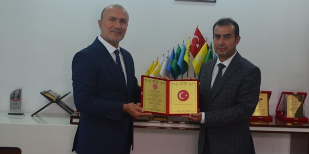 Irak Türkmen Cephesi (ITC) Milletvekili İmdat Bilal'e ödül