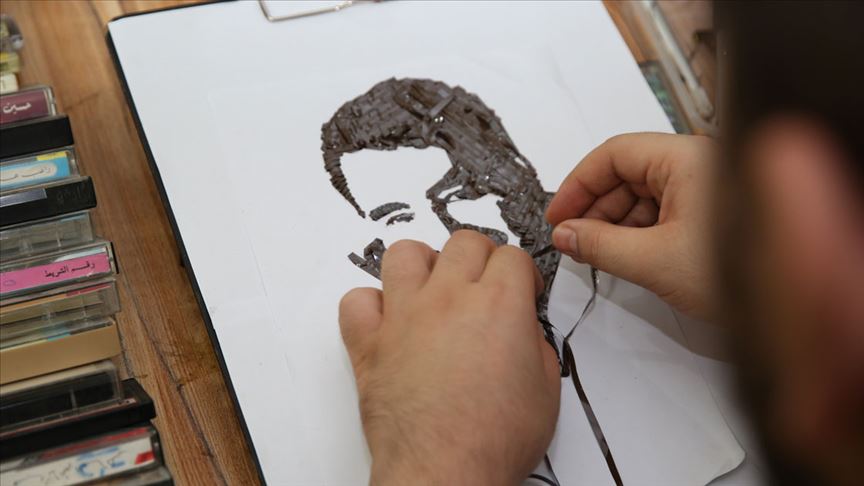 Iraklı genç ressam, kaset bantlarıyla birçok sanatçının portresini yapıyor