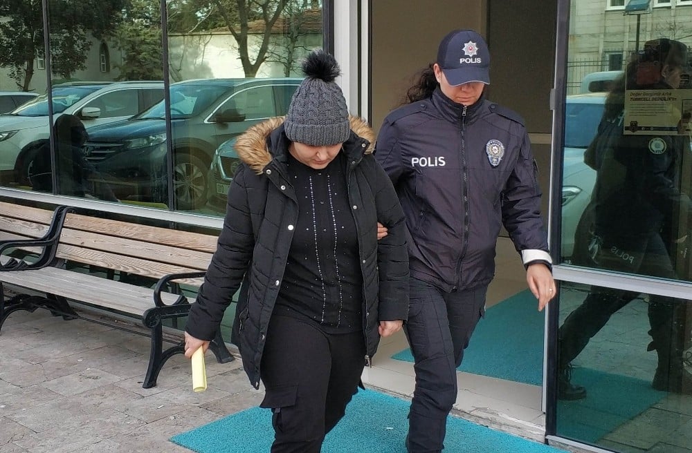 Iraklı kız hırsızlık yaparken yine yakalandı, yine serbest bırakıldı 