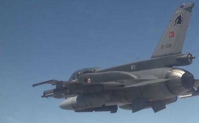 Irak'ta 8 PKK/YPG'li terörist havaya uçuruldu.