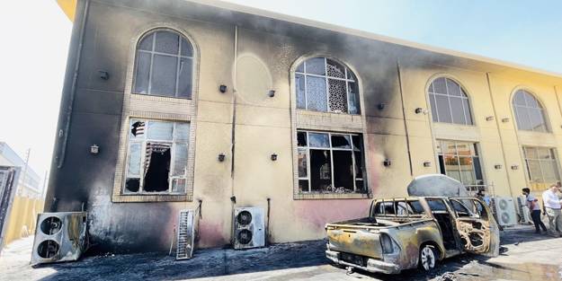 Irak'ta camide korkutan yangın: 4 yaralı