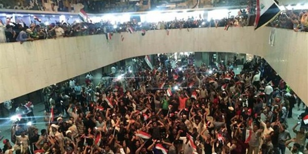 Irak'ta Parlamentoya baskın