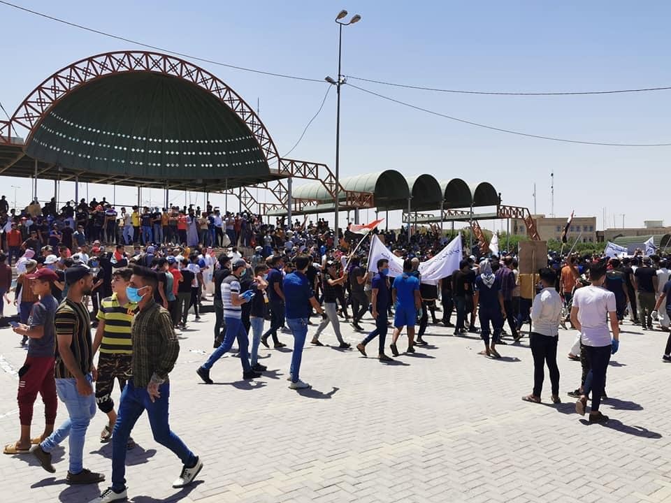 Irak’ta sokağa çıkma yasağına rağmen protesto düzenlendi 