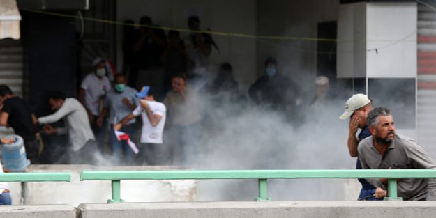 Komşuda sular durulmadı! Halk tekrar sokakta