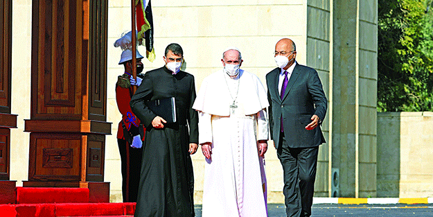Irak’taki Haçlı enkazına Papa’dan ziyaret