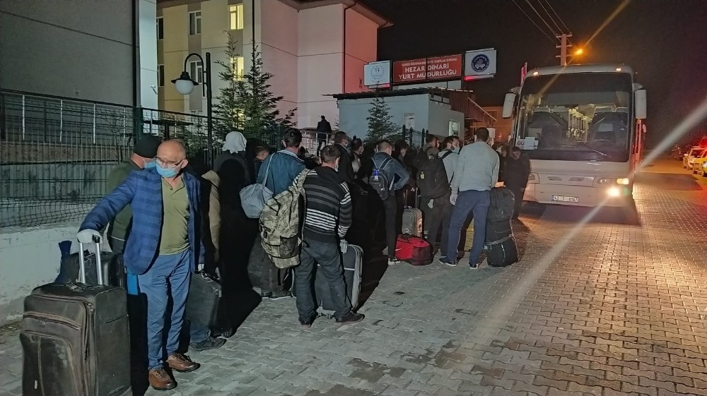 Irak’tan getirilen 334 Türk işçi Kütahya’daki yurtlara yerleştirildi 