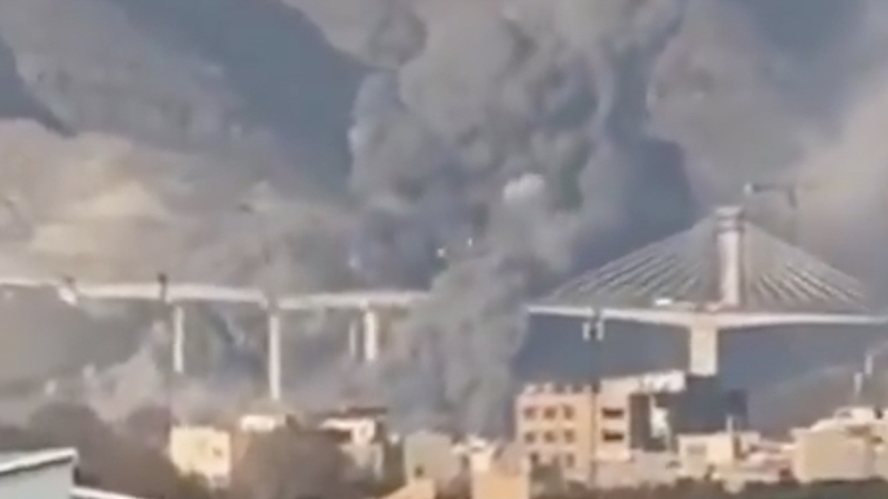 İran: ABD-İsrail saldırılarında Kum-Tahran otobanında bir nokta hedef alındı