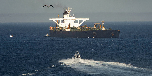 İran az önce dünyaya duyurdu: Gemiye el koyduk