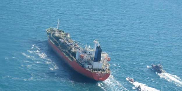 İran Basra Körfezi'nde bir tankere el koydu