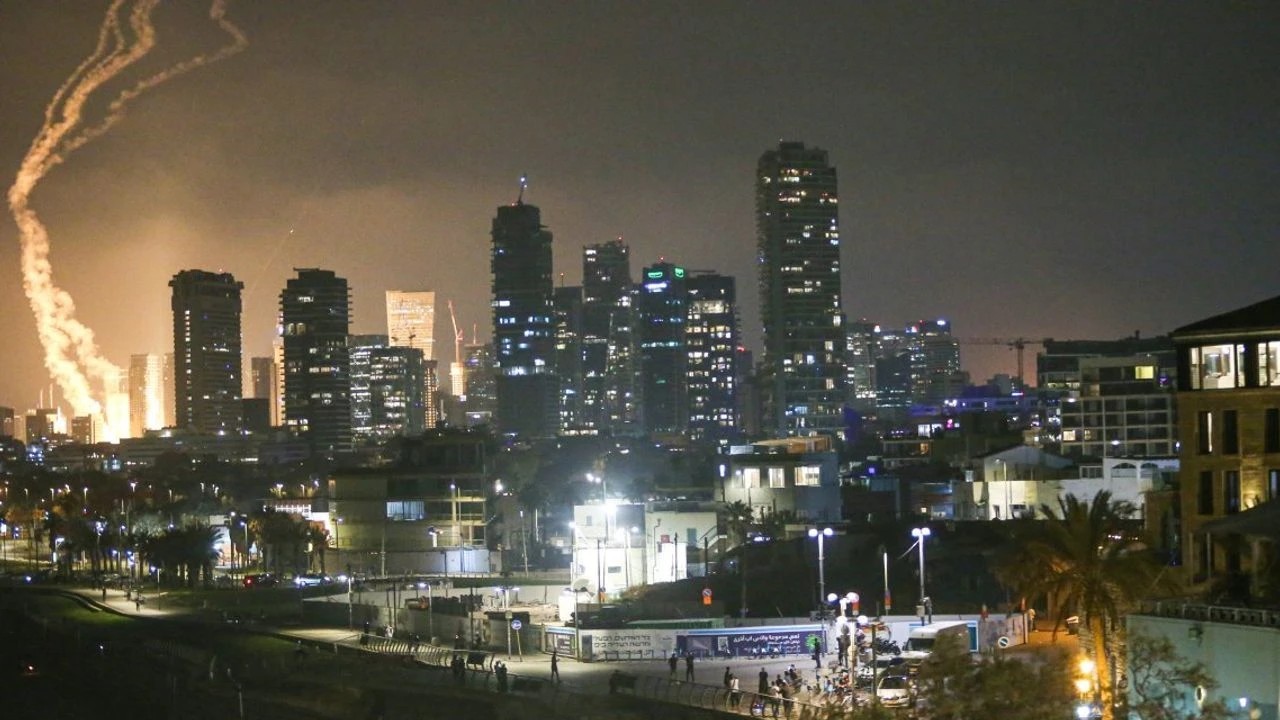 İran bomba yağdırdı: Tel Aviv’de bilanço açıklandı