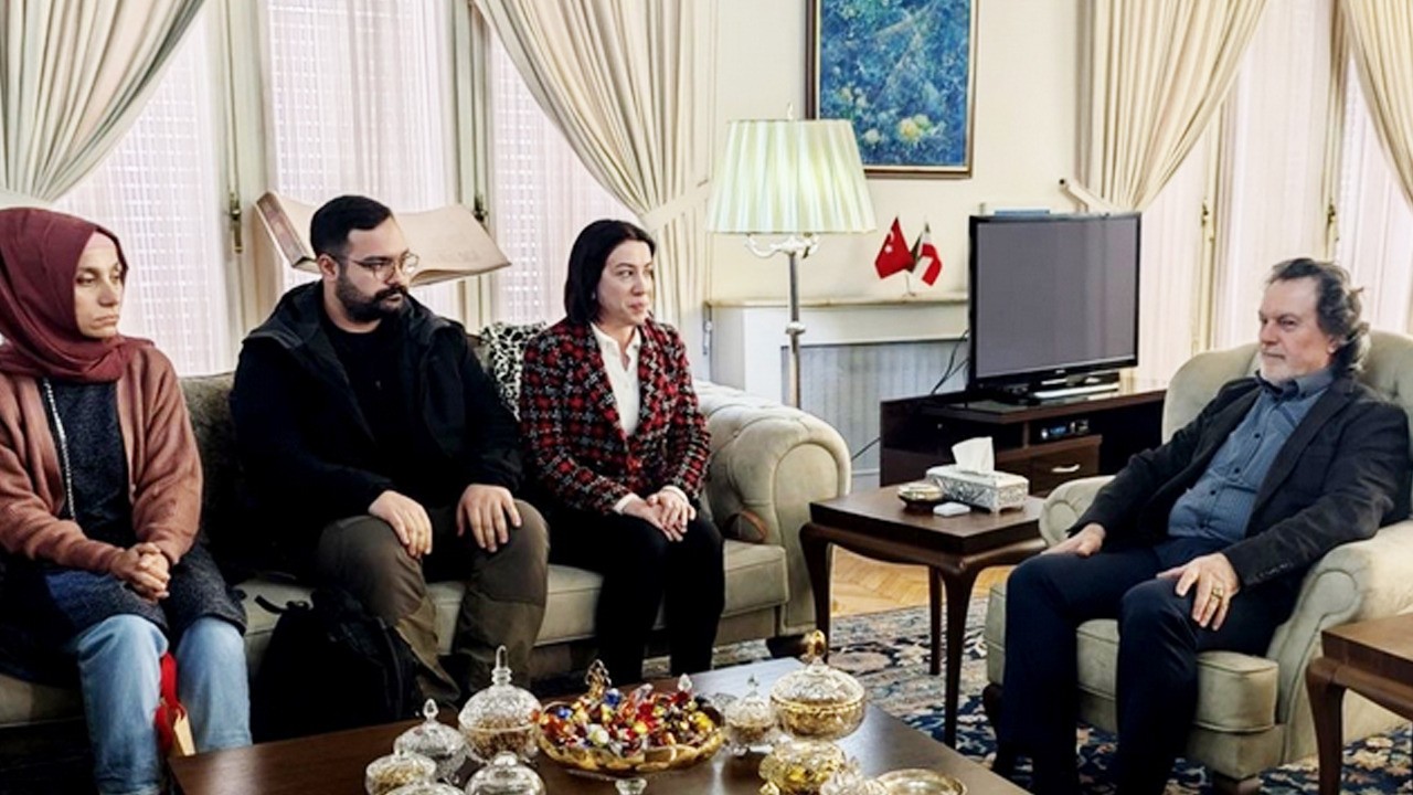 Türk öğrenciler Farsça için Tahran'da