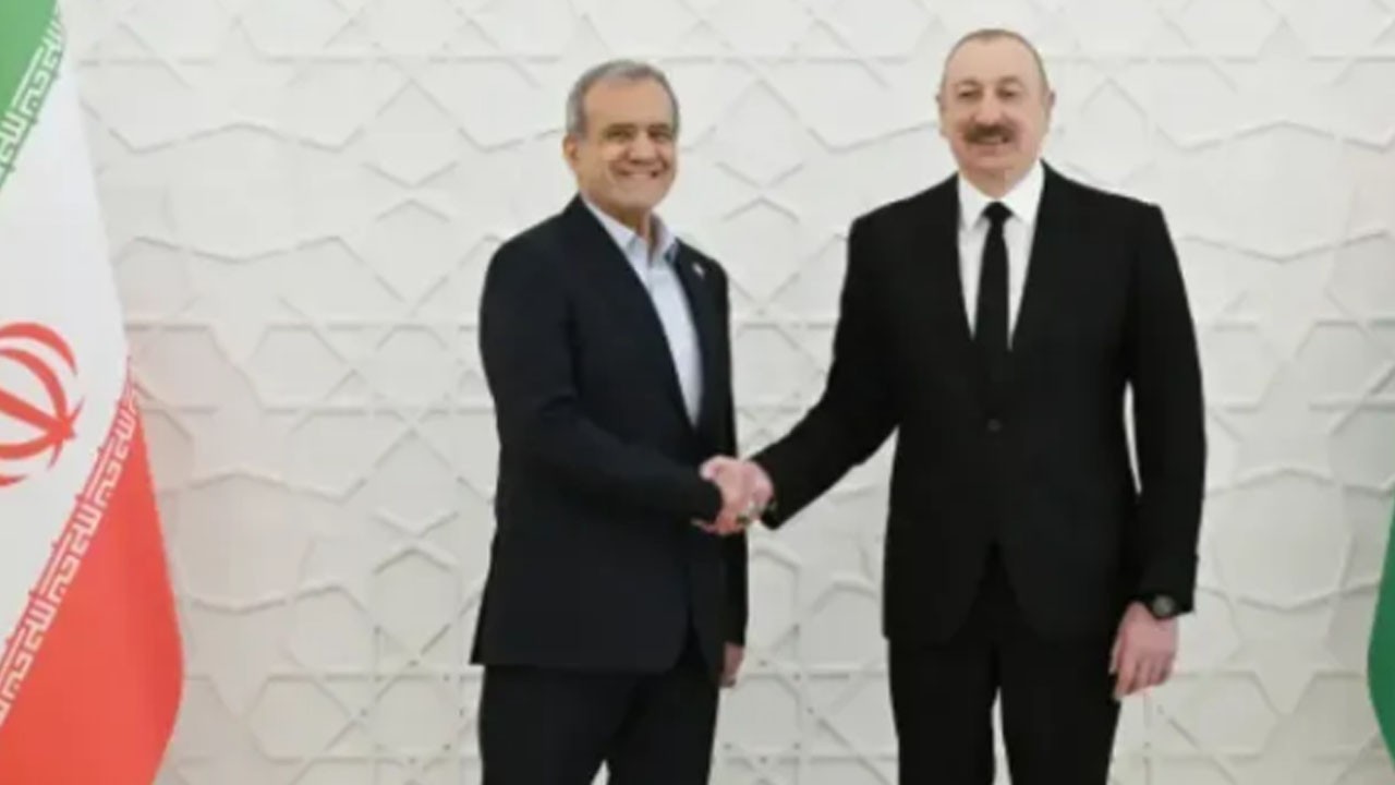 İran Cumhurbaşkanı Pezeşkiyan Bakü'de sürpriz yaptı: Türkçe şiir okudu dikkatleri çekti