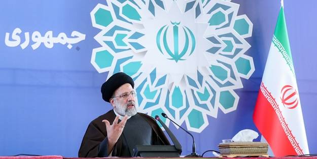 İran Cumhurbaşkanı'ndan yaptırım açıklaması