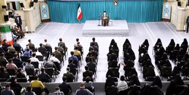 İran dini lideri Ayetullah Ali Hamaney'den çağrı: Suça karışan göstericiler cezalandırılsın!