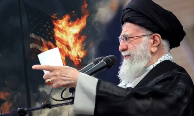 İran Dini Lideri Hamaney: "Hiçbir saldırıya boyun eğmeyeceğiz"