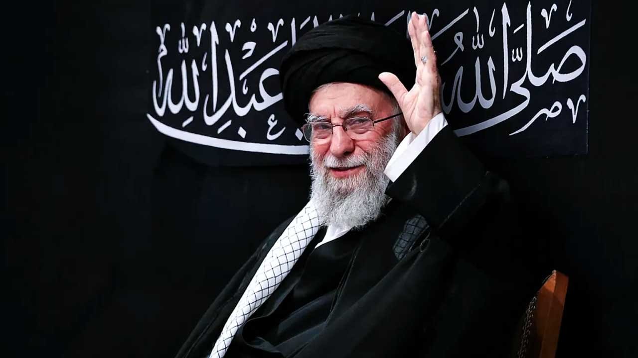 İran doğruladı: Dini lider Ayetullah Ali Hamaney hayatını kaybetti