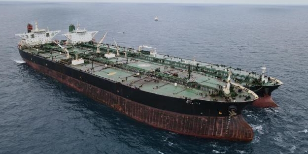 İran gemisinde patlama!