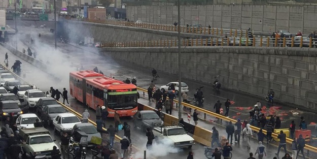 İran geri adım attı! Elde edilen gelir halka dağıtılmaya başlandı