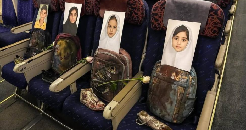 İslamabad’a çocuk katilleriyle hesaplaşmaya gittiler! İran heyetinden haydut ABD’ye ‘kanlı çanta’ dersi