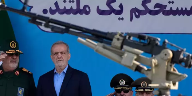 İran hiç kullanmayacağı silahlarını tanıttı! Pezeşkiyan'dan dikkat çeken açıklama