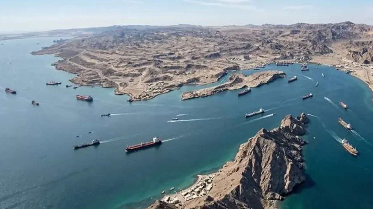 İran Hürmüz Boğazı’nda bazı gemilerden 2 milyon dolar ücret almaya başladı