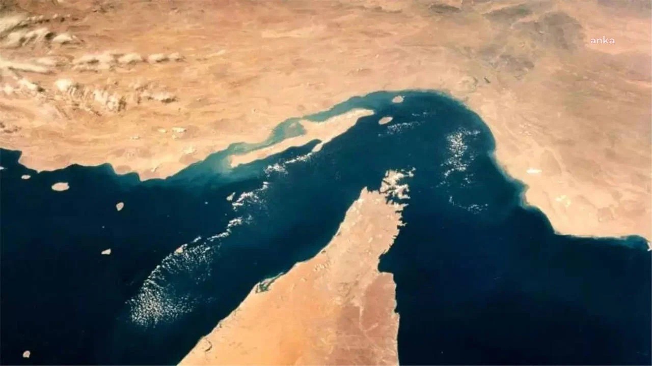 İran Hürmüz Boğazı'nı gemi trafiğine kapattı! Piyasa için büyük kabus