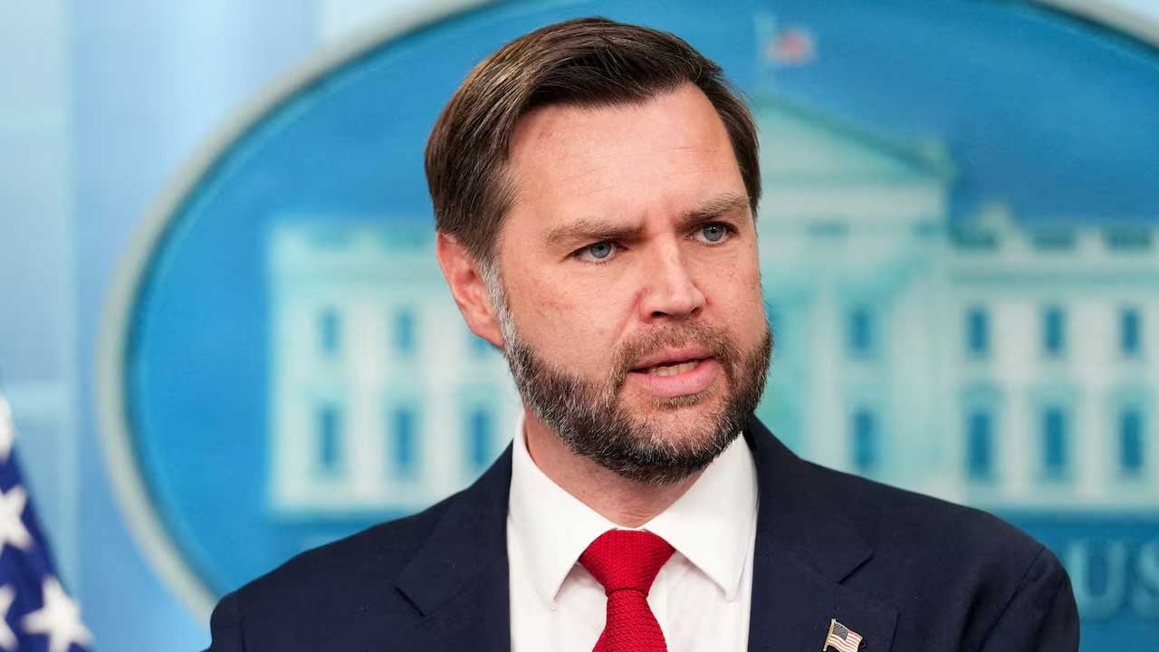İran "Hürmüz'ü kapattık" demişti! JD Vance yola çıktı