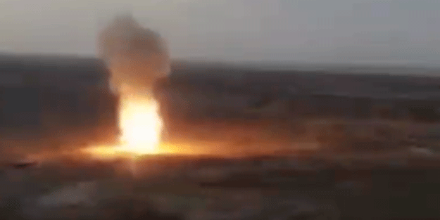 İran ilk kez yerin altından balistik füze ateşledi