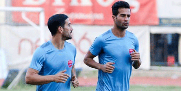 İran, İsrail takımına karşı oynayan futbolcuları...