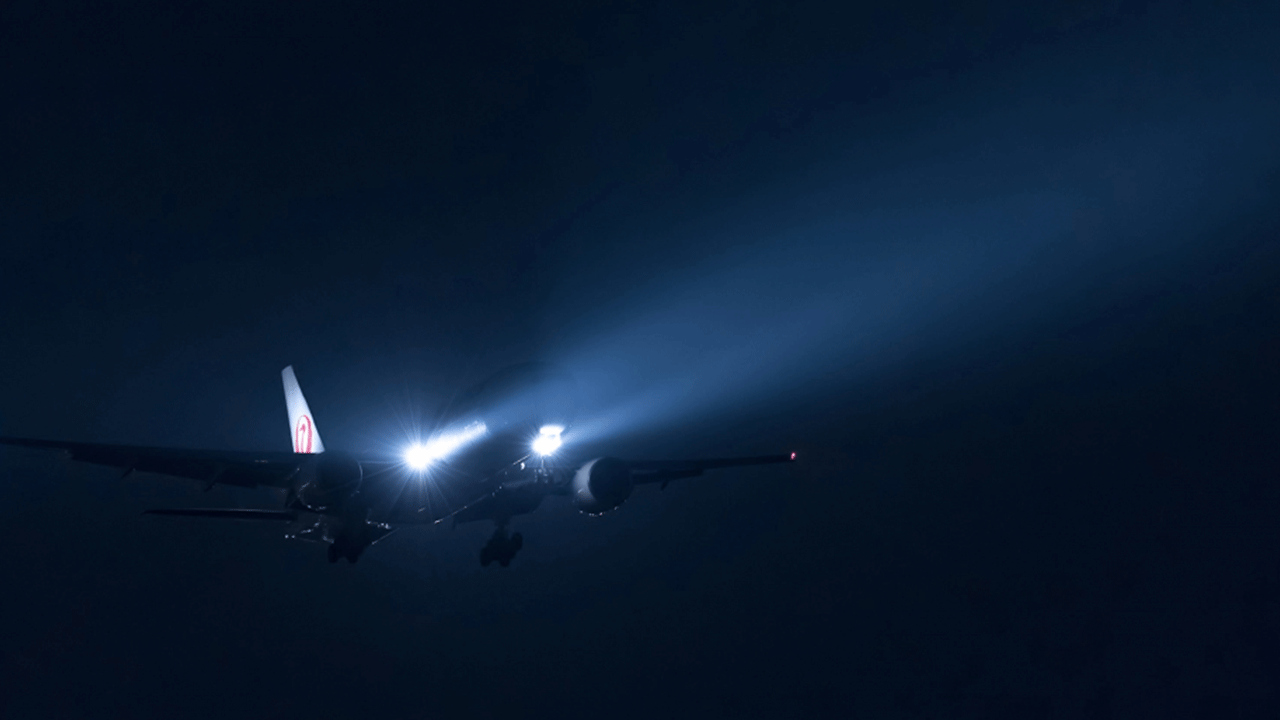 İran, İsrail'i vurmaya başladı! Uçaklar peş peşe Türkiye'ye iniyor, herkes şaşkın