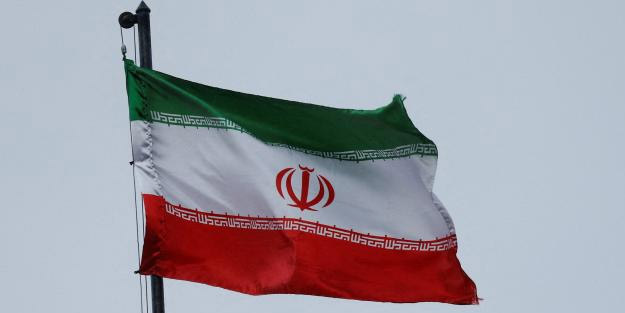 İran Kum eyaletinde bir AVM "giyim kuşam kurallarına uyulmadığı" gerekçesiyle kapatıldı