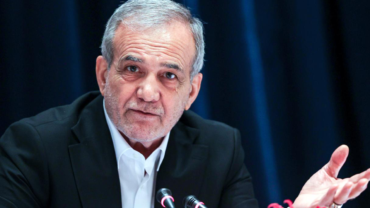 İran lideri Pezeşkiyan Türkçe konuşunca olanlar oldu! Çıldıran mollalar bakın ne yaptı