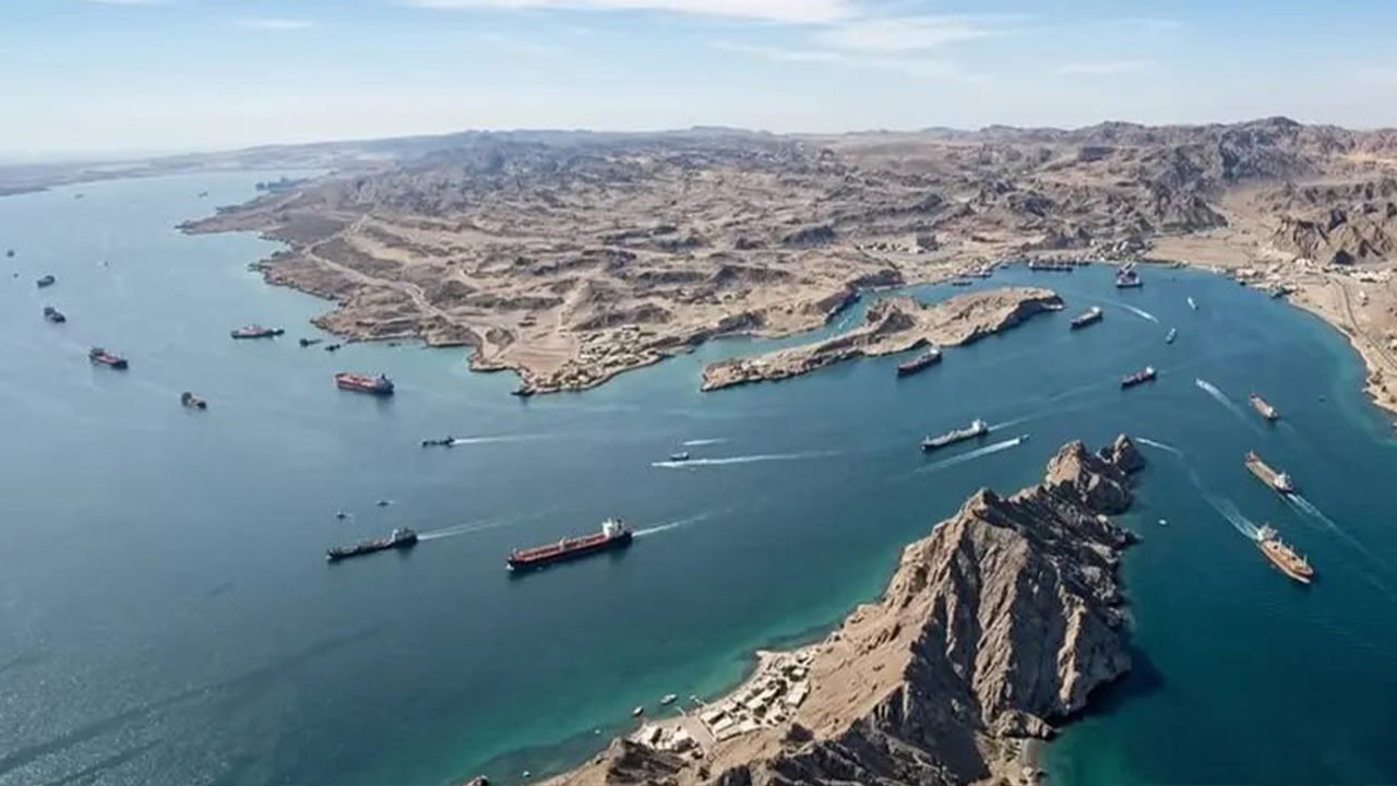 İran Meclisi'nde Hürmüz Boğazı'nda ücret uygulamasına ilişkin tasarı onaylandı