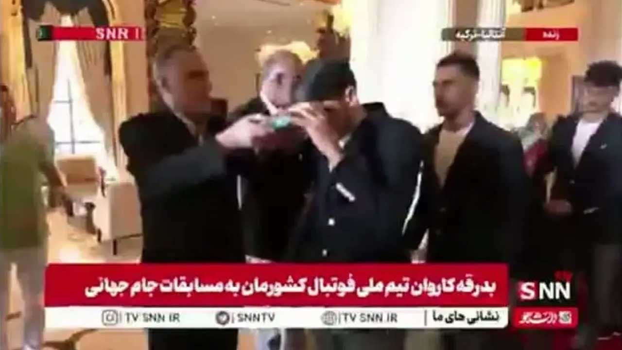 ABD'ye Kur’an-ı Kerim’i öperek uçtular