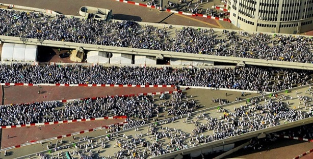 İran, Mina'daki izdiham için soruşturma istedi