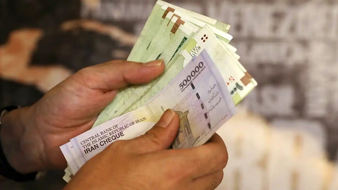 İran, para biriminden 4 sıfır atıyor