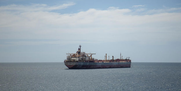 İran petrol tankerine el koydu