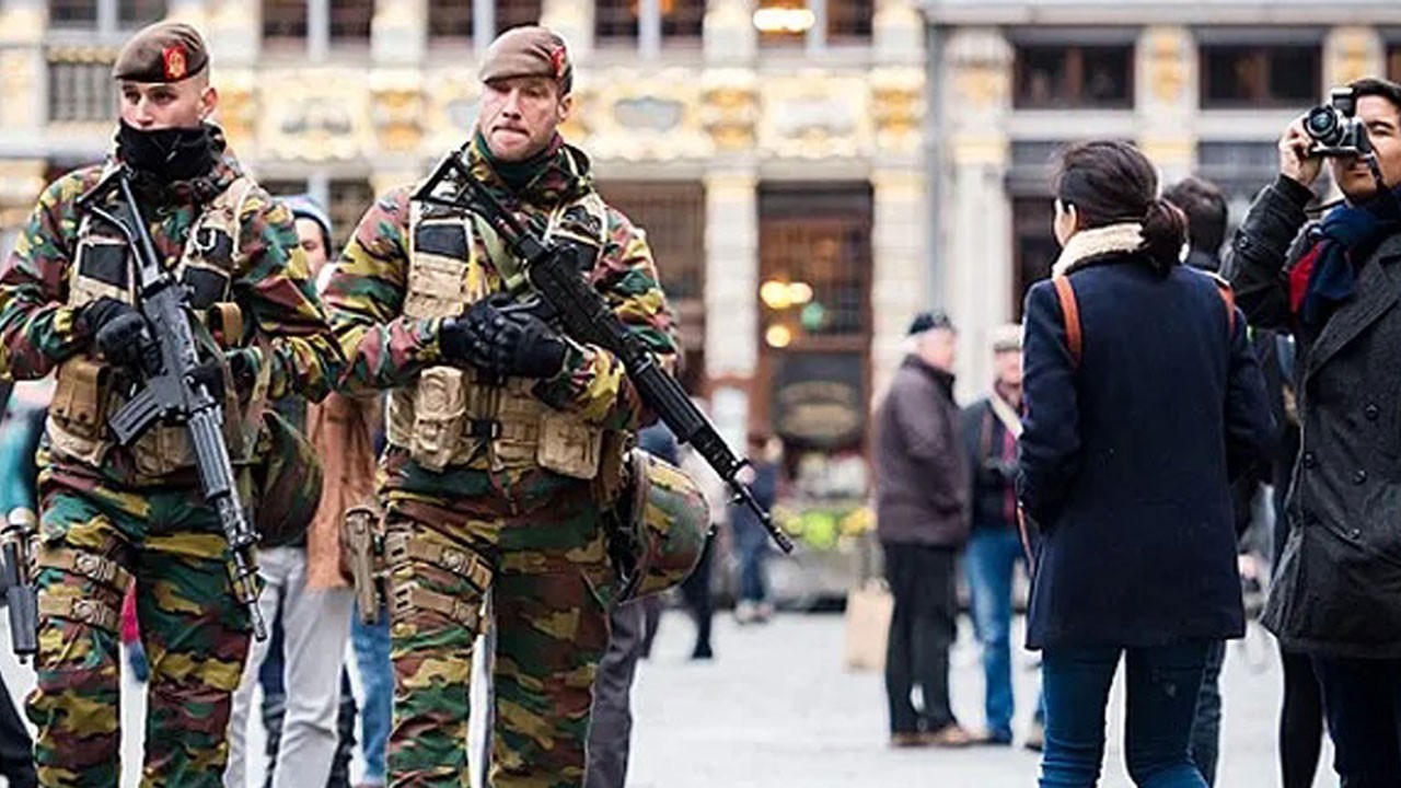 İran sadece İsrail’dekilerin değil tüm dünyadaki Yahudilerin kalbine korku saldı! Belçika askerleri Yahudiler için sokağa indi!