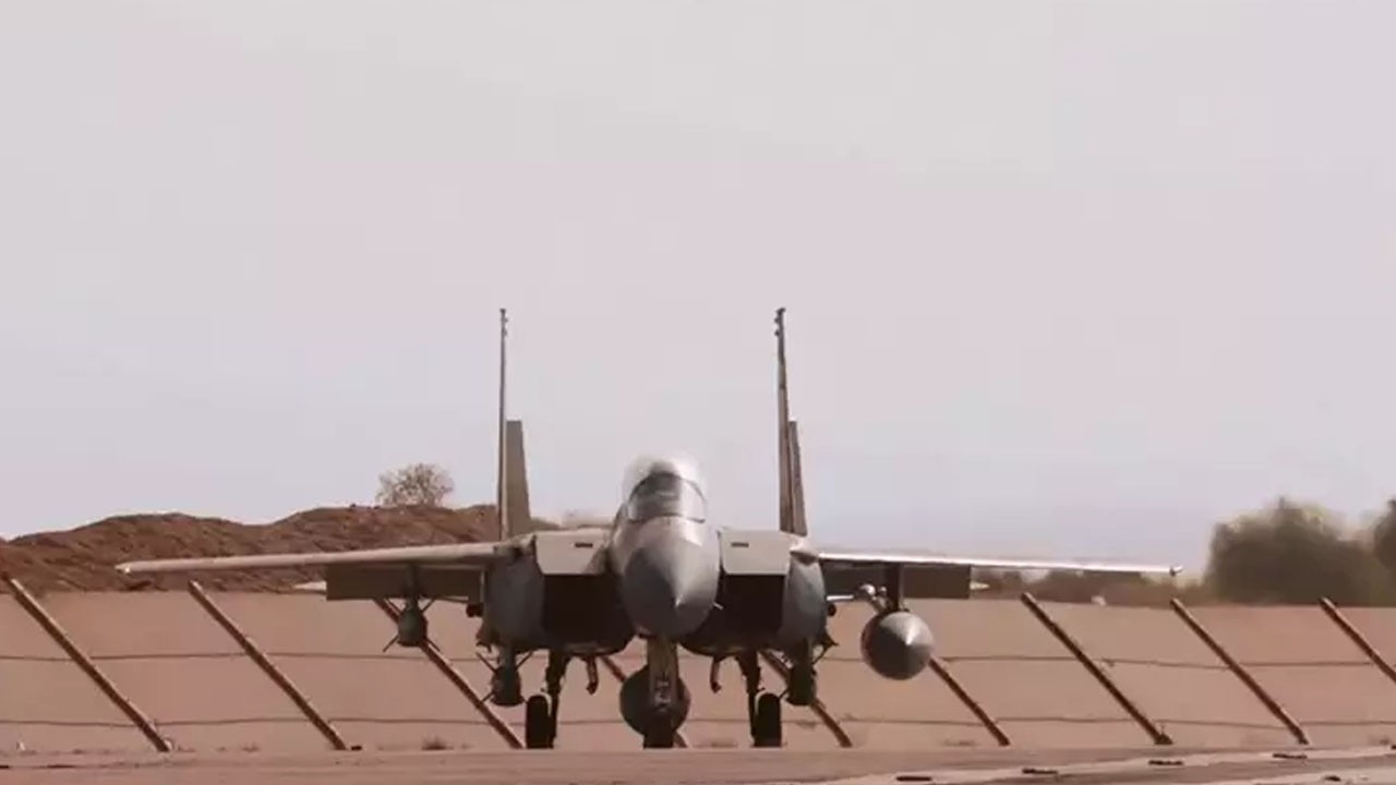 Katil İsrail savaş uçakları İran saldırısını simüle etti