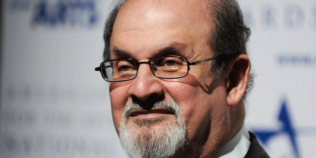 İran, Salman Rüşdi'nin başına koyduğu ödülü arttırdı