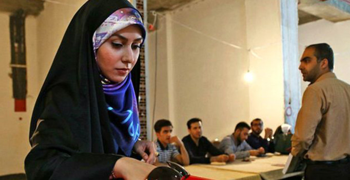 İran seçimlerinin ikinci turunu da Reformistler kazandı