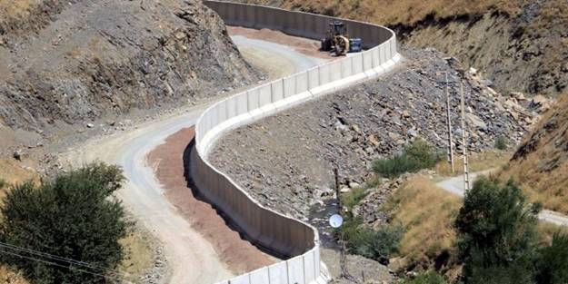 İran sınırına 43 kilometrelik beton duvar çekildi