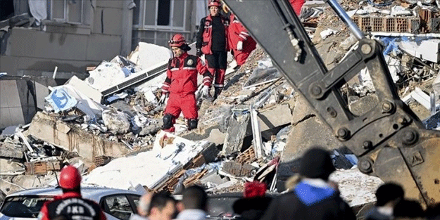 İran, Türkiye’deki depremzedeler için 6 ton tıbbi yardım malzemesi gönderdi