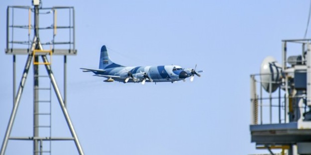 İran uçağı ABD donanmasını korkuttu